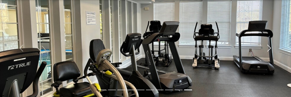 Building Photo - 950 Nathaniel Trl