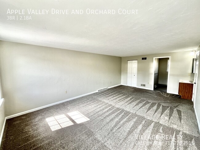 Building Photo - 910 Apple Valley Dr