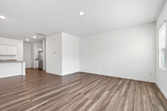 Building Photo - Charming 3BR End-Unit Townhome in Wake Forest!