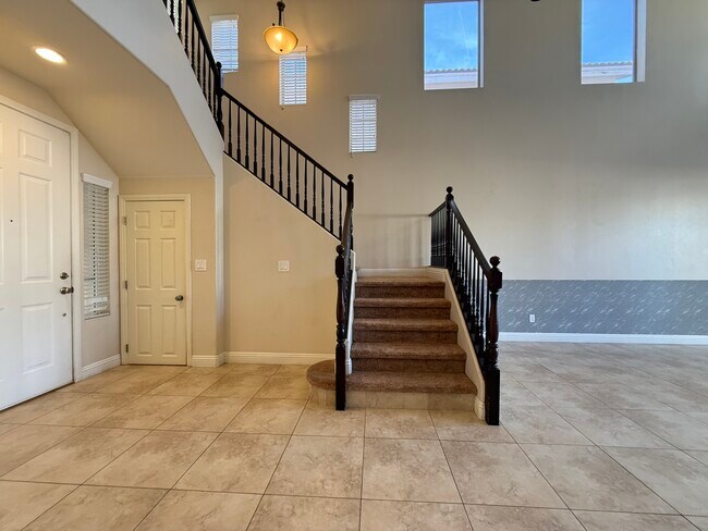 Building Photo - 10016 San Gervasio Ave