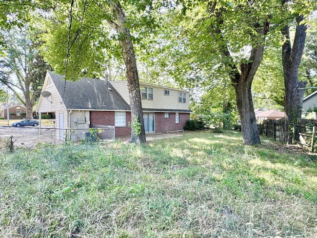 Building Photo - 4936 Leven Rd