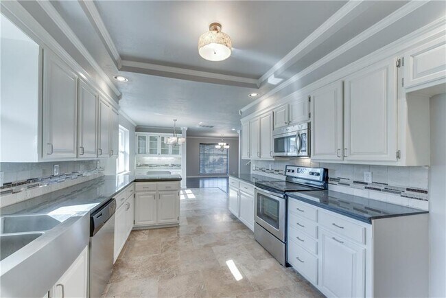 Building Photo - Luxury Living in Quail Creek!!