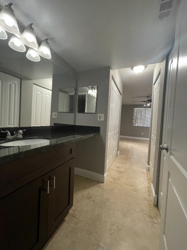 Building Photo - 2871 N Oakland Forest Dr