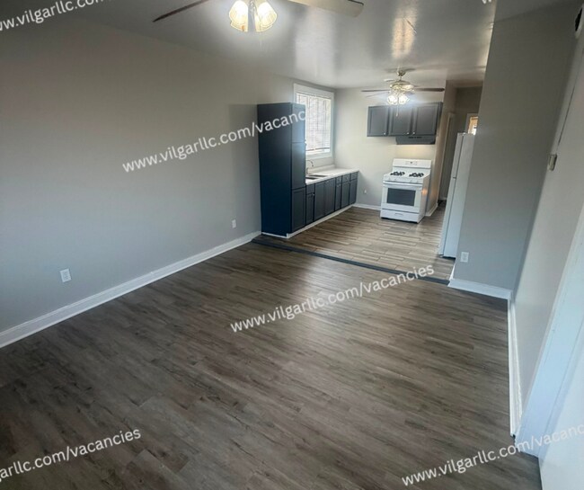Building Photo - 3910 Deodar St