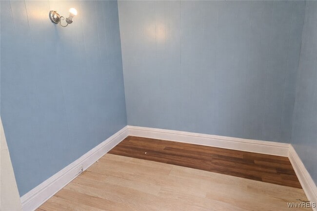 Building Photo - 35 Shepard St