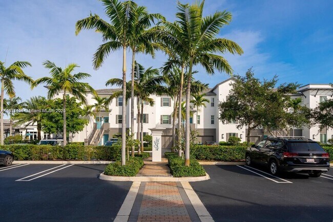 Building Photo - 320 Franklin Club Dr