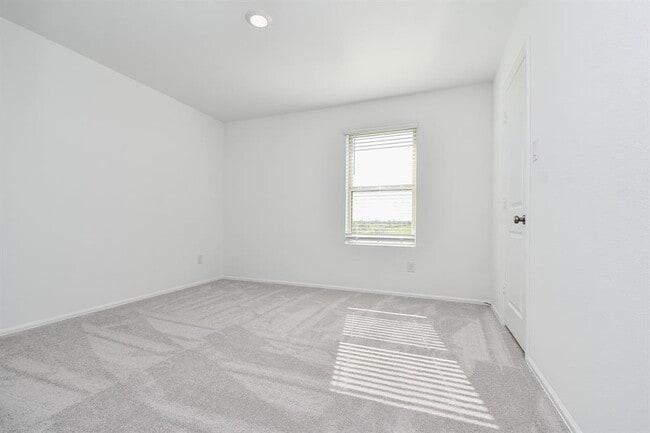 Building Photo - 2932 Tantara Dr