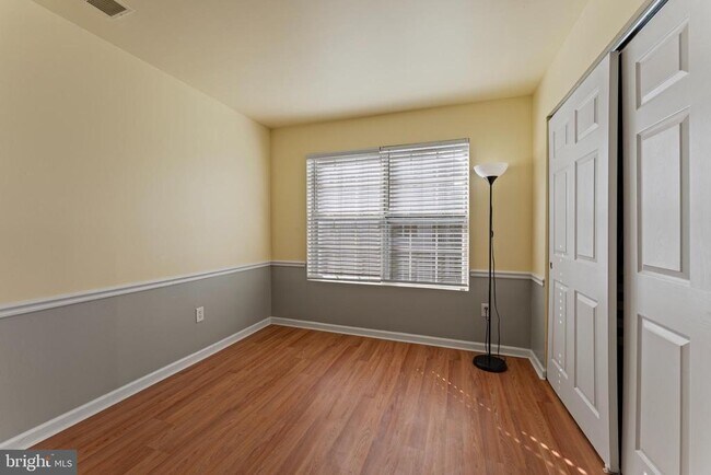 Building Photo - 8099 Lacy Dr