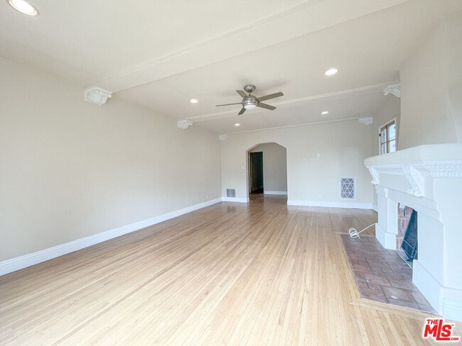 Building Photo - 219 S Hamilton Dr