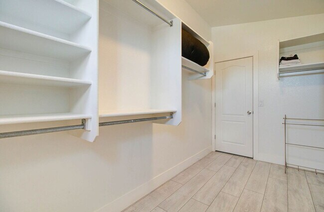 Building Photo - 8317 S 45th Ln