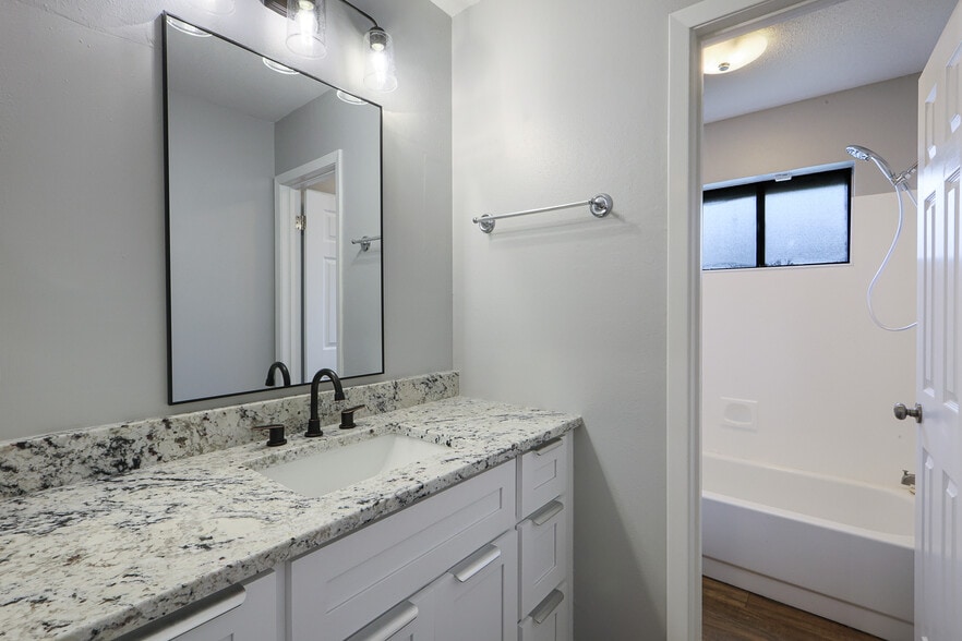 Second Bathroom - 811 N Lake Verret Ct