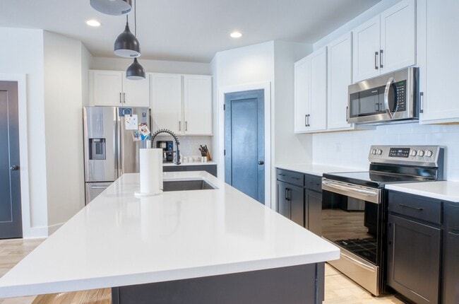 Building Photo - 96 Shields Ln