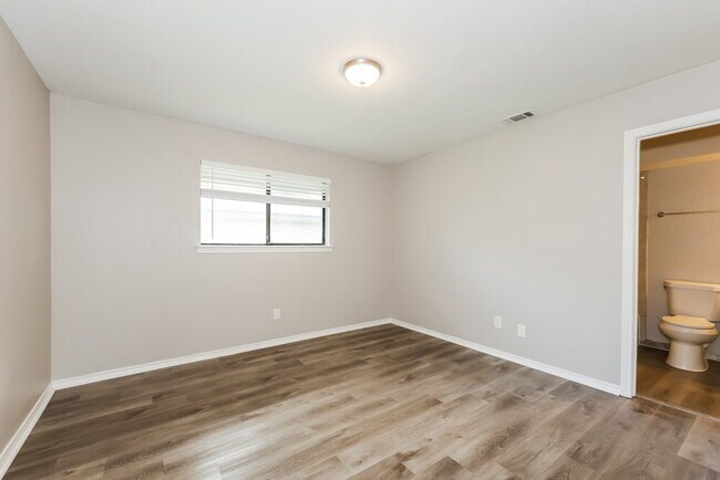 Building Photo - 1134 Madlynne Dr