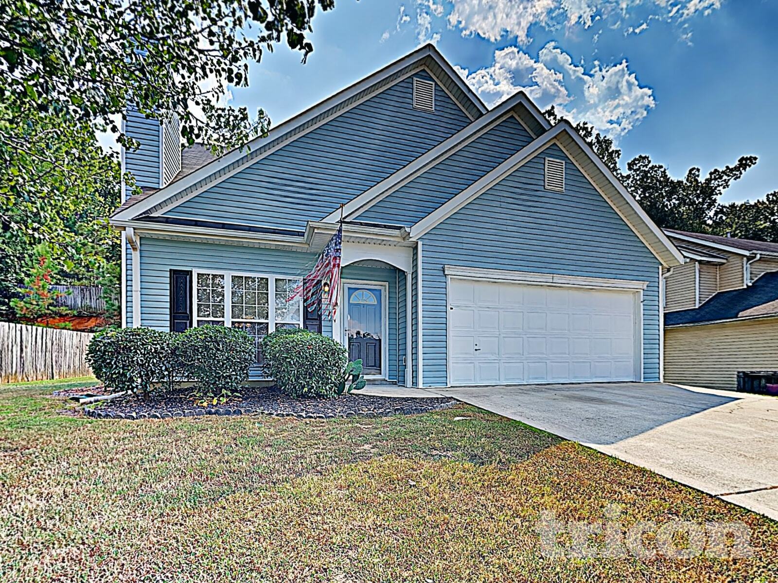 Building Photo - 201 St Charles Ave