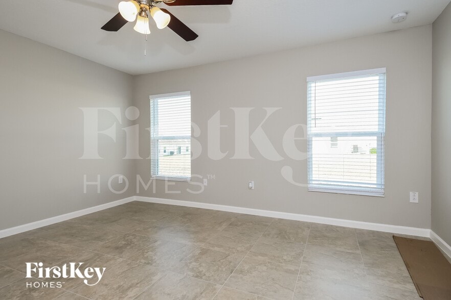 Building Photo - 466 Earhart Dr