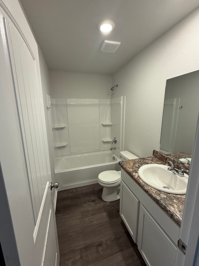 Building Photo - *$99 Rent + Amazon CASH!* Brand New -  Three Bedroom | Two Bathroom Home in Benton