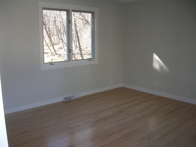 Building Photo - 64 Potter Pond