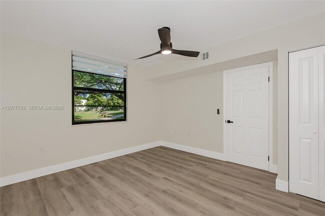 Building Photo - 1709 Whitehall Dr