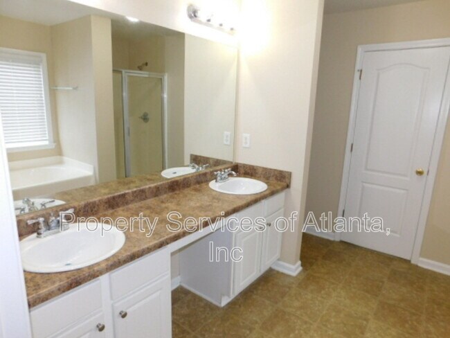 Building Photo - 3543 Aberdeen Way