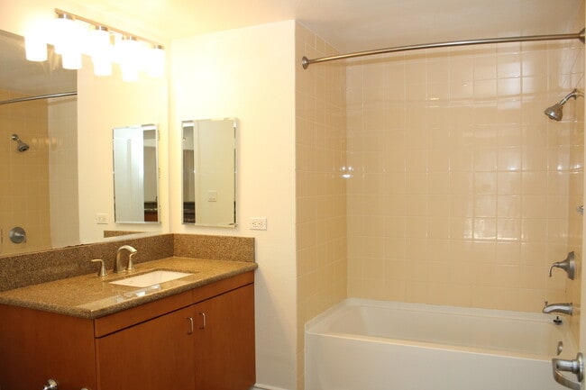 Building Photo - Gorgeous Studio w/ Upgraded Kitchen, A/C &...