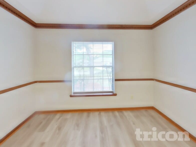 Building Photo - 4750 Deerfoot Ct