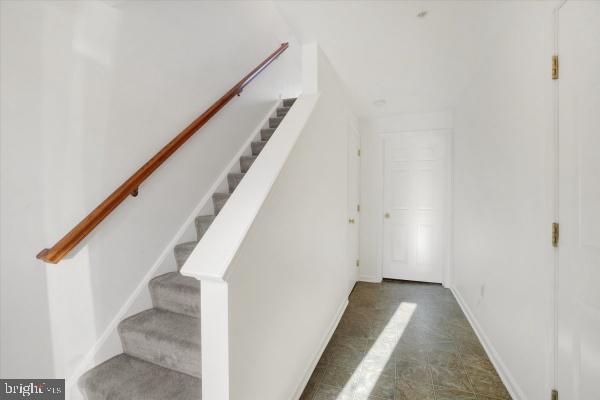 Building Photo - 655 Fisher Dr