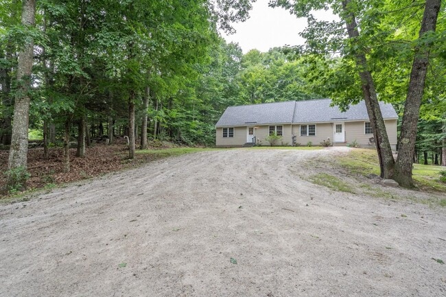 Building Photo - 363 Bow Lake Rd