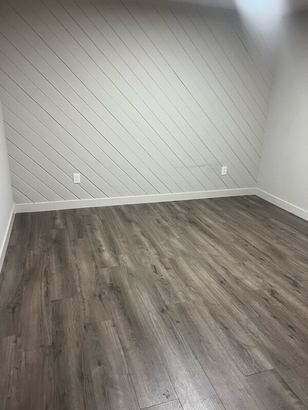 Building Photo - 1885 Staples Rd