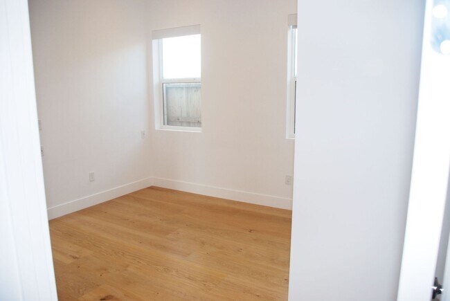 Building Photo - Beautiful Toll Brothers 3BR, 3Bath, 2Car Home in South Reno