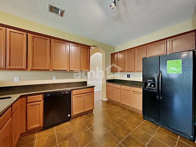 Building Photo - 8410 Apache Bend