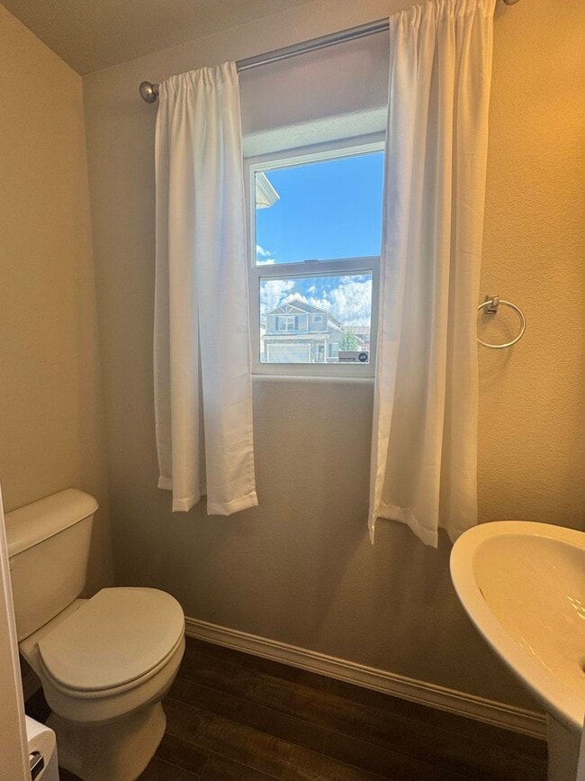 Building Photo - Updated 3 Bedroom in Enclaves at Mountain ...