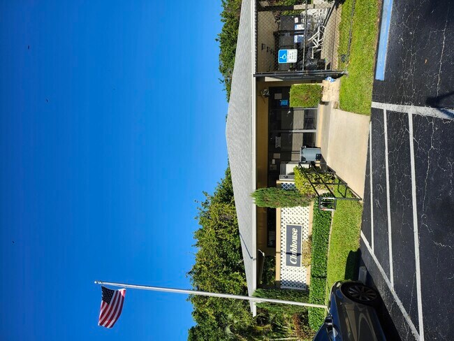 Building Photo - 545 Trace Cir