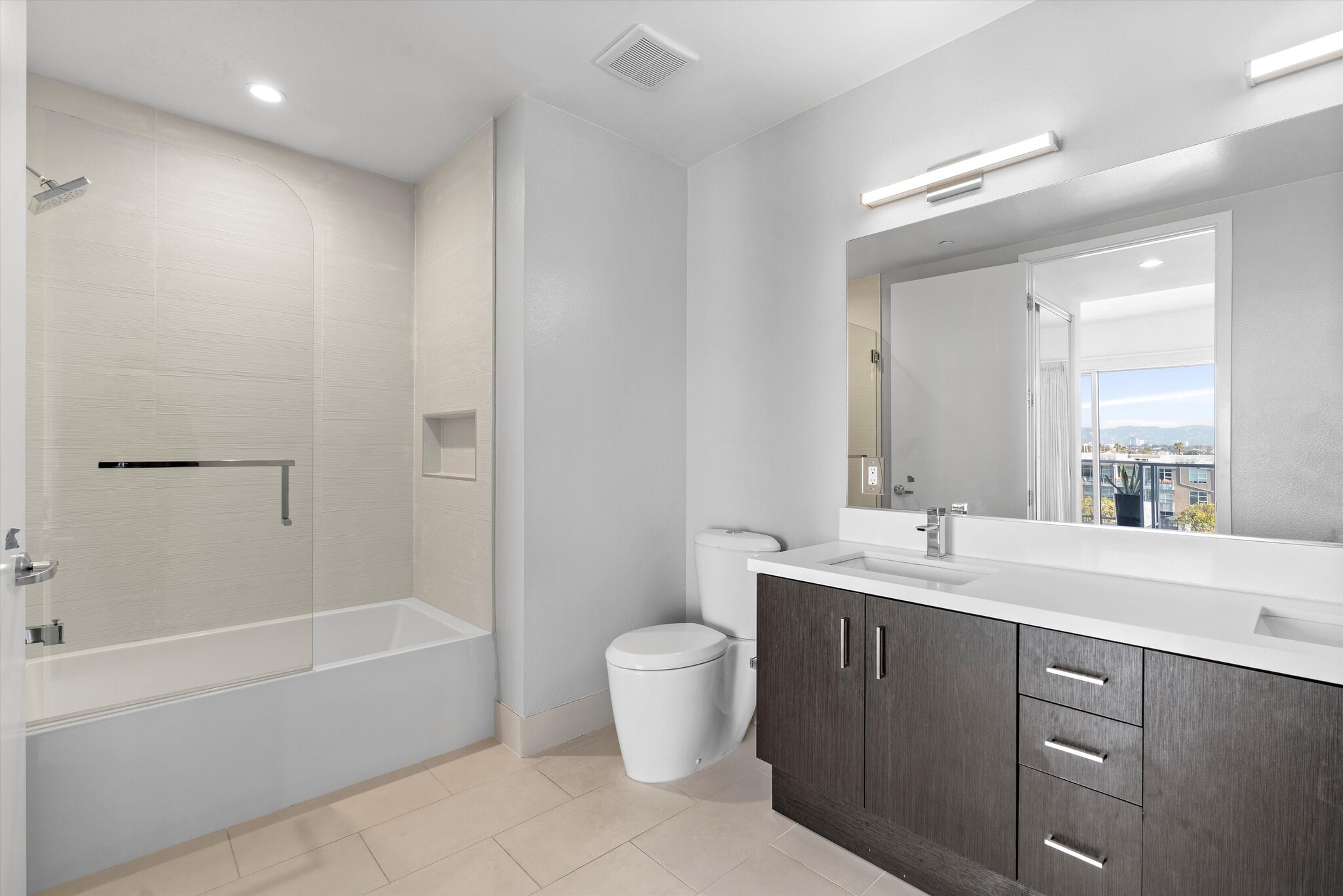 Building Photo - 4140 Glencoe Ave