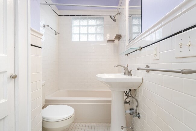 Building Photo - $2,700/month | 3 Bed | 2 Bath | ~1,592 Sq ...