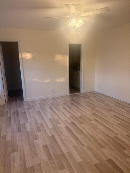 Building Photo - 2622 NW 7th Ct