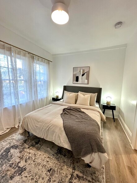 Building Photo - 48 Maple Ave