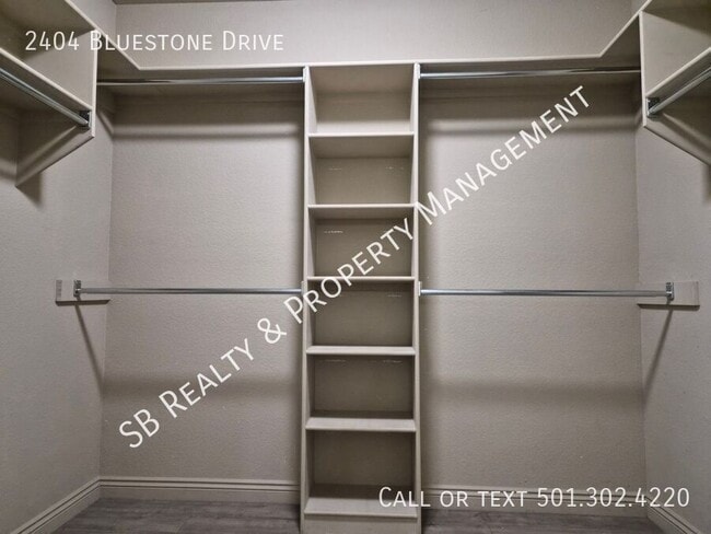 Building Photo - 2404 Bluestone Dr
