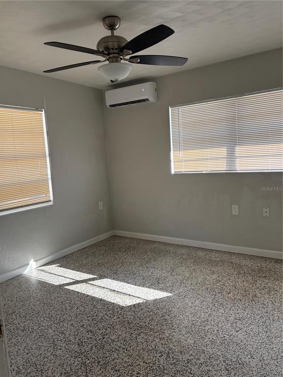 Building Photo - 219 21st St E