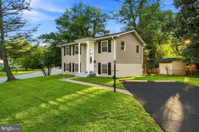 Building Photo - 4656 Evansdale Rd