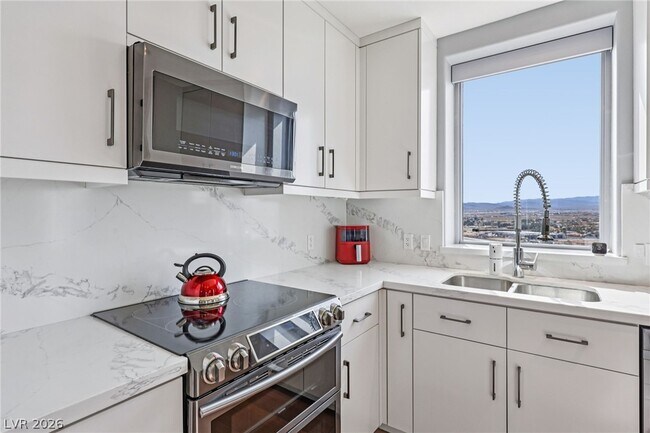 Building Photo - 8255 S Las Vegas Blvd