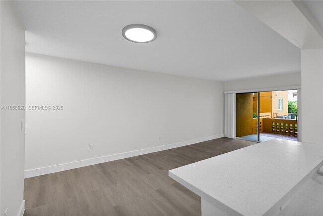 Building Photo - 9715 Fontainebleau Blvd