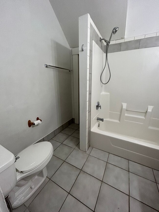 Building Photo - One Bedroom Apartment on Northside