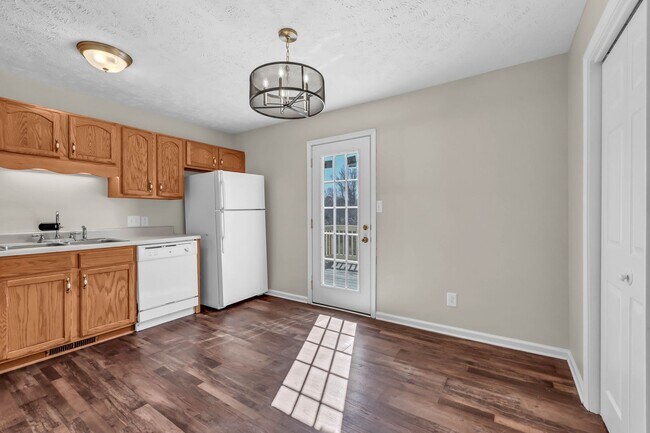 Building Photo - 1006 Bobcat Dr