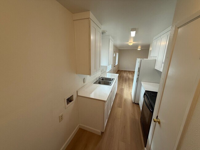 Building Photo - 11521 Poole St