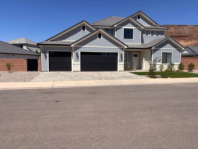 Building Photo - Beautiful 5 bed | 4 Bath | 3 Car Garage