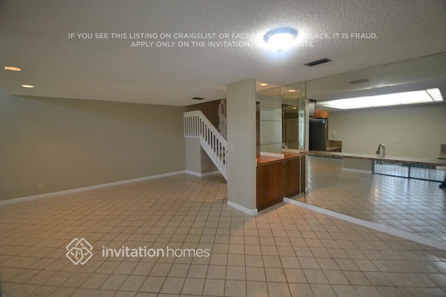 Building Photo - 5988 Glendale Dr