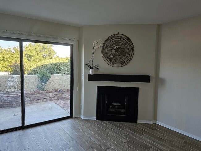 Fireplace - 4241 Freedom Dr