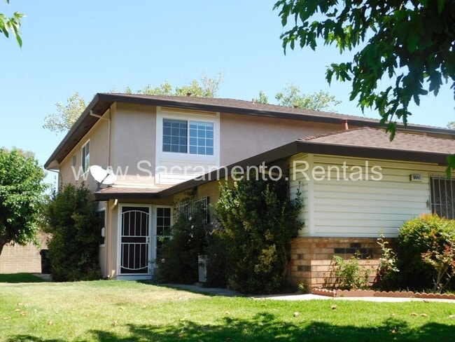 Primary Photo - Affordable 2bd/1ba Fourplex with Garage ne...