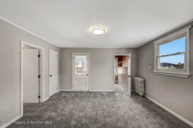 Building Photo - 814 S Webster Ave