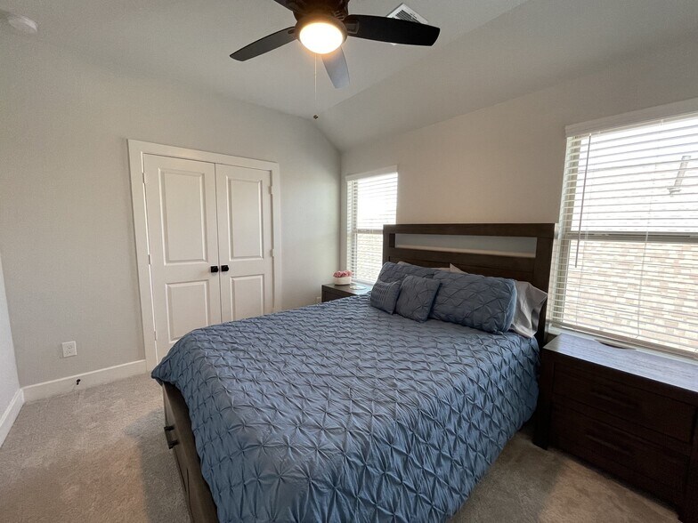 Building Photo - 2607 Bayrose Dr